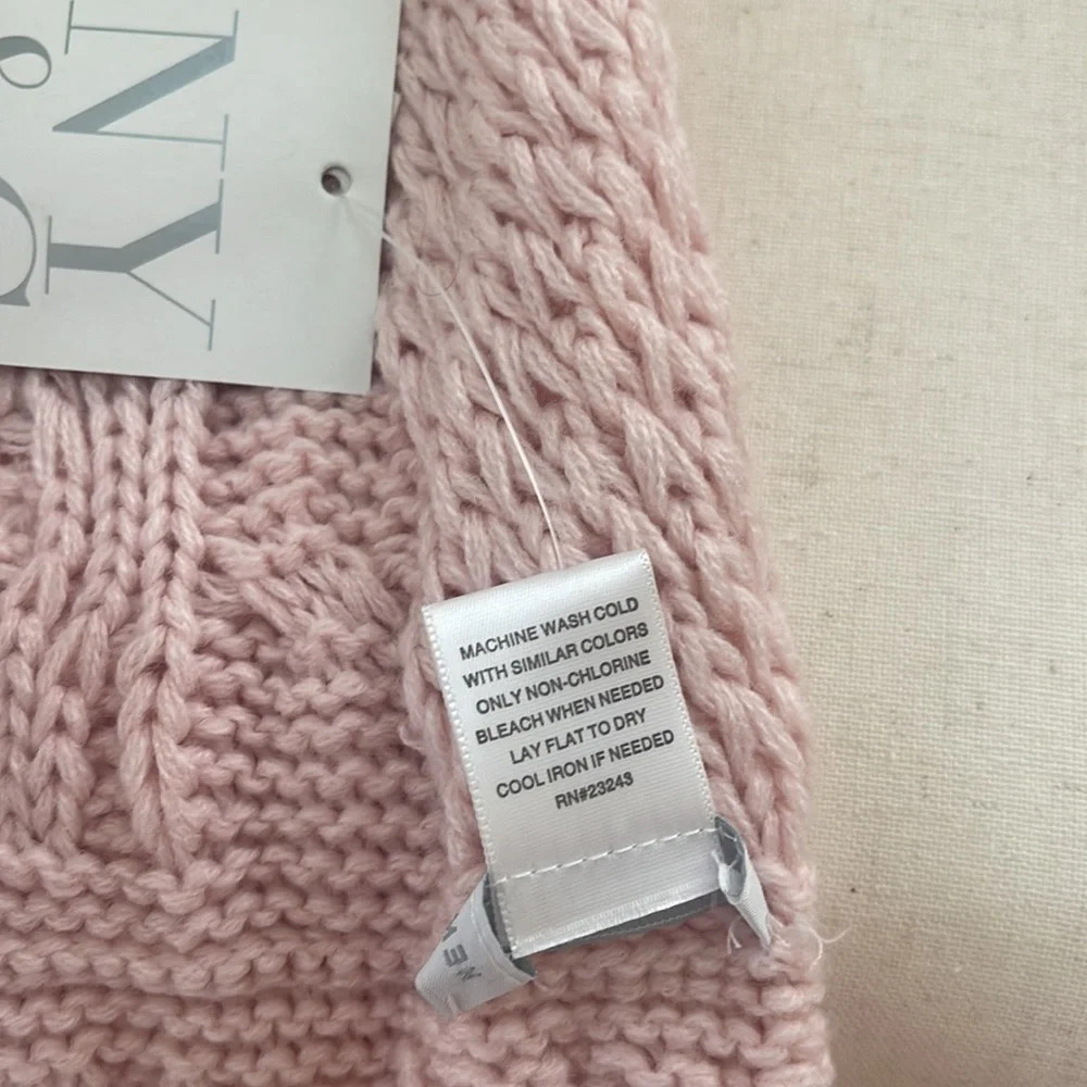New York & Company NWT Pale Pink Infinity Scarf